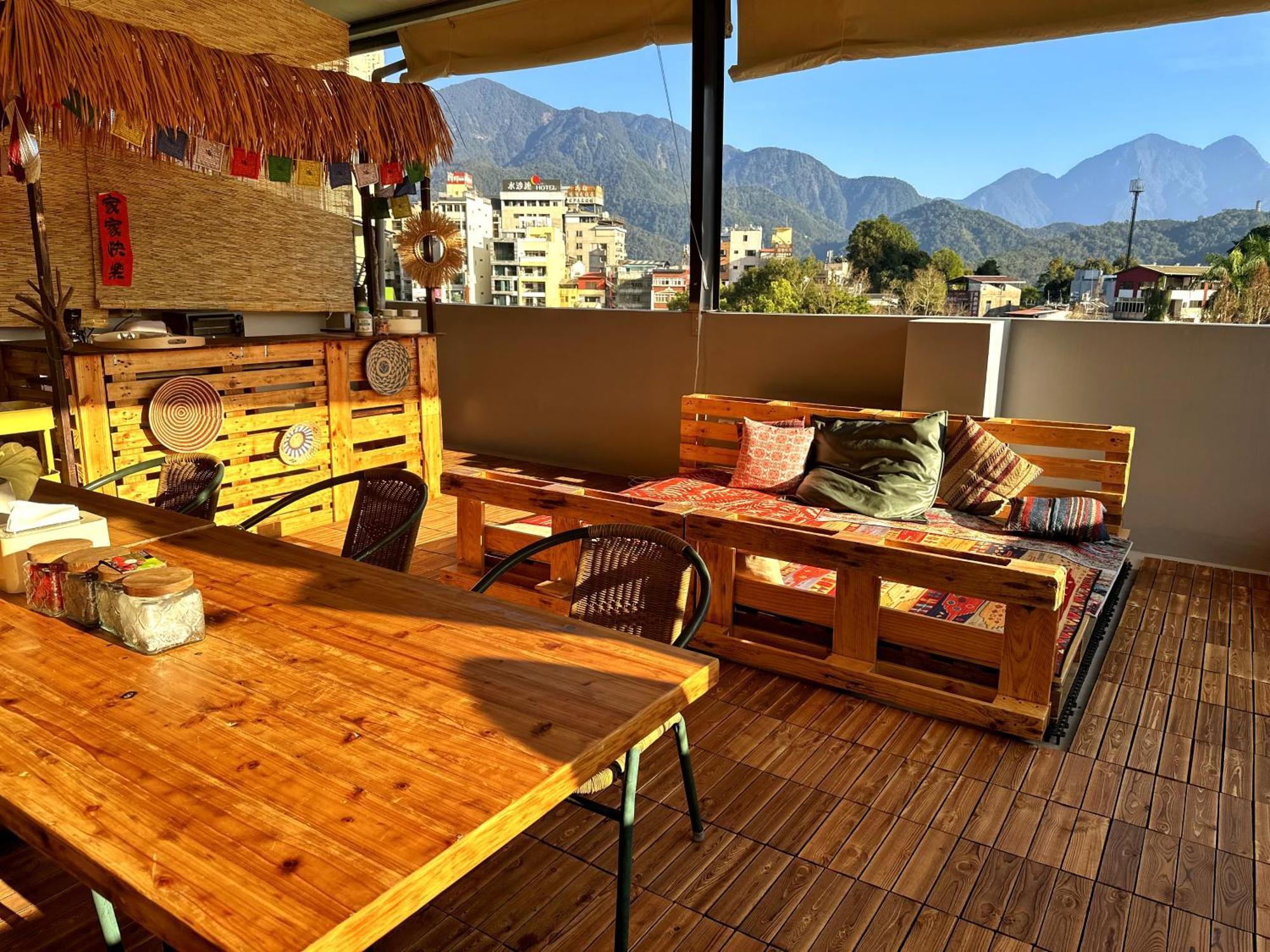 יוצ'י Dreamy Nomads Hostel日月潭背包客 מראה חיצוני תמונה