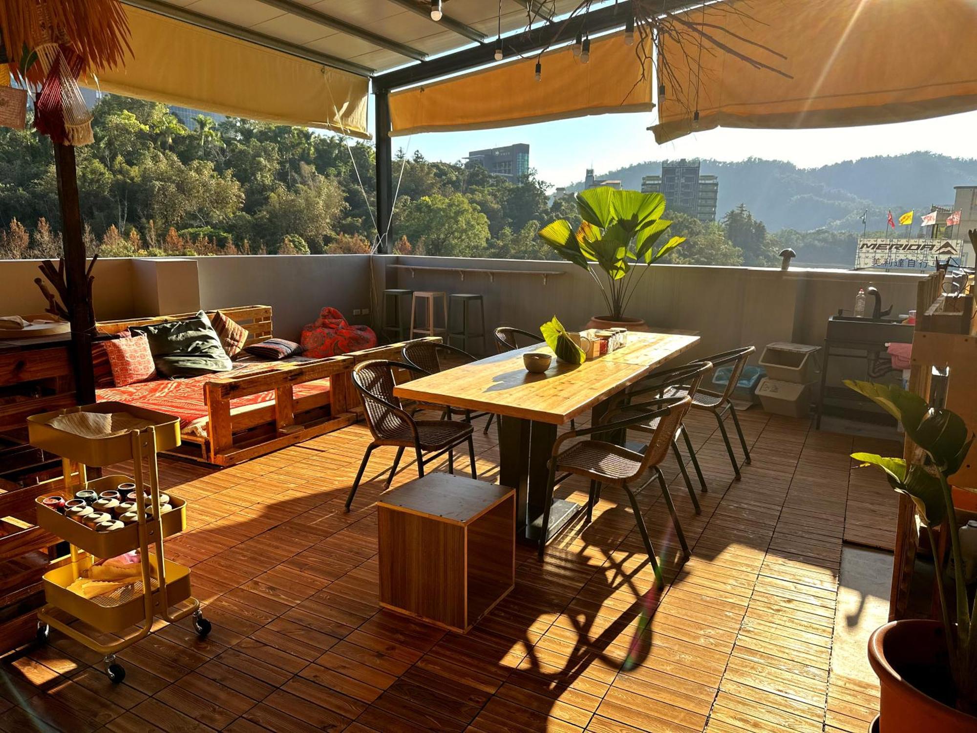 יוצ'י Dreamy Nomads Hostel日月潭背包客 מראה חיצוני תמונה